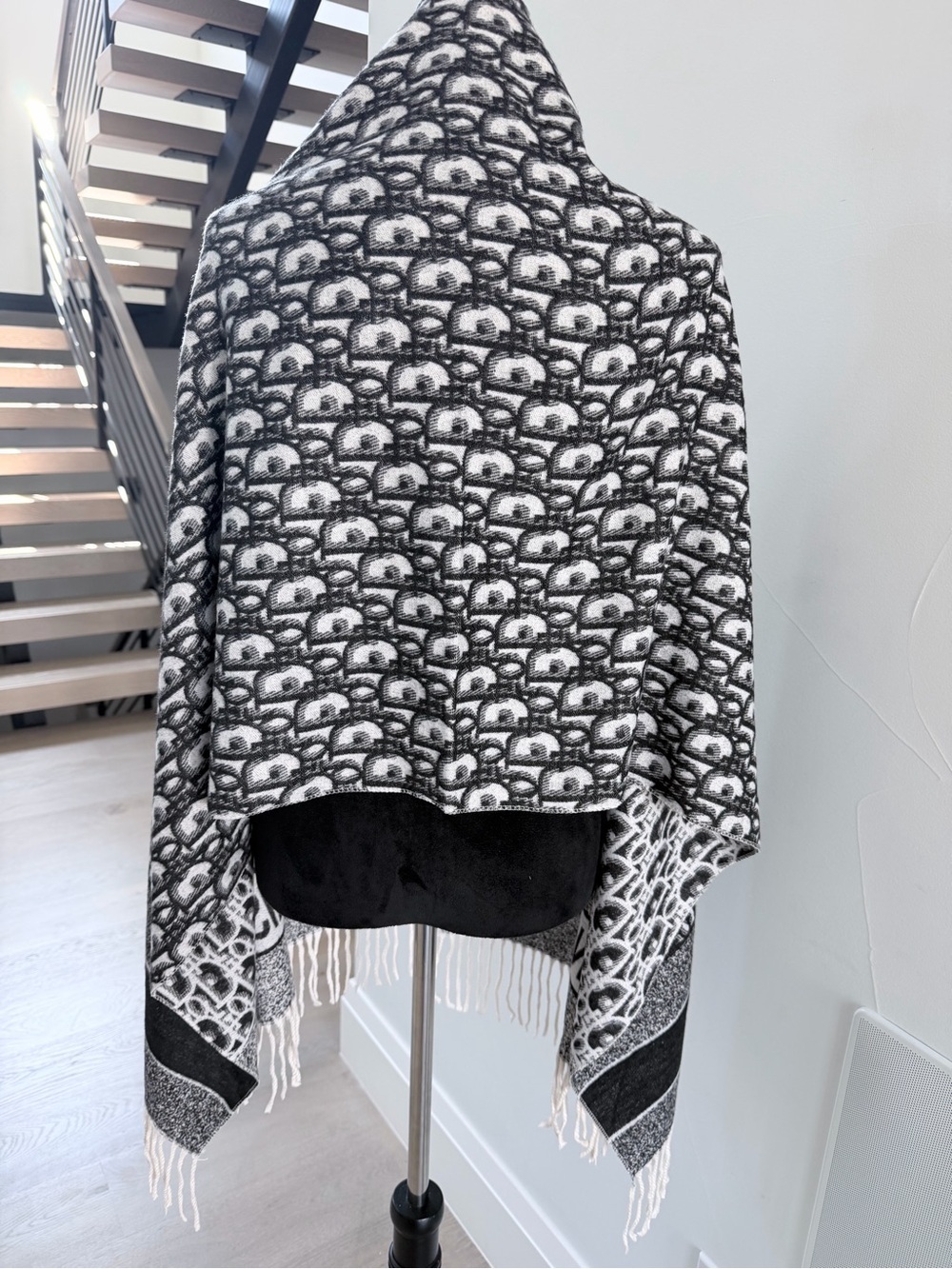 Dior Gray & White Logo Fringe Shawl - Picture 6 of 9